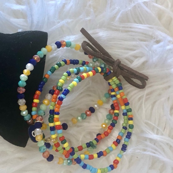 Many color bracelets - Picture 4 of 11